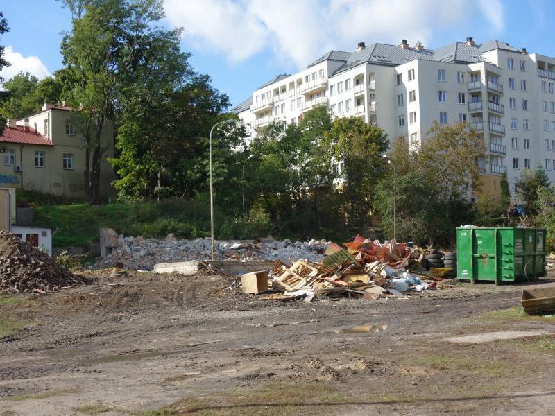 przygotowanie placu pod budowę przy Staszica 16 - foto:1.10.2019