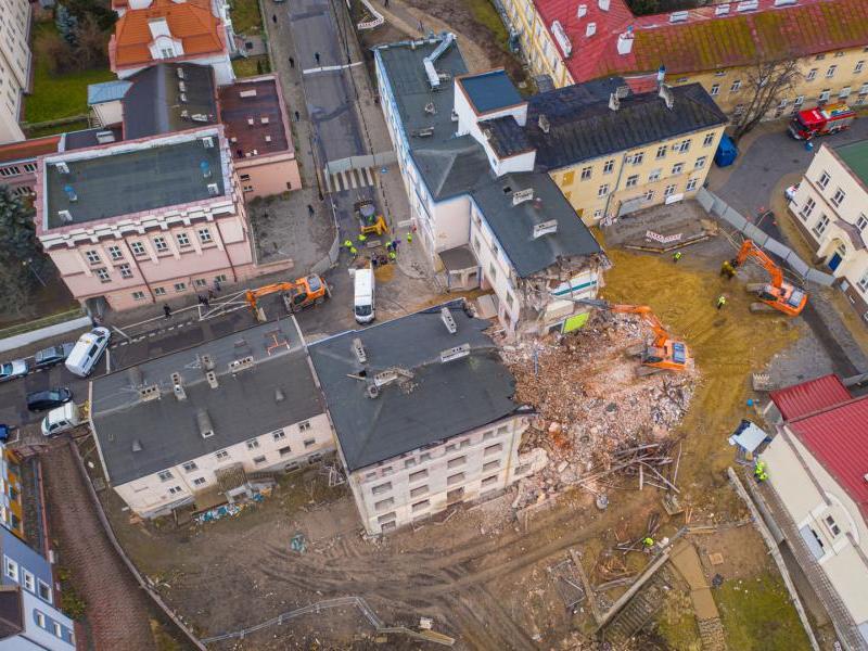 wyburzanie budynków - Staszica 16 (fot. nadesłane) - 20.02.2020